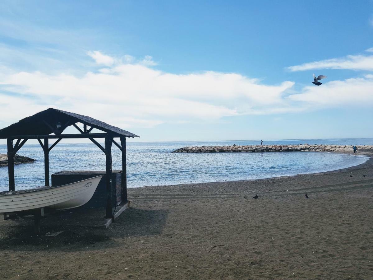 Apartamentos Chuita Playa Malaga Luaran gambar